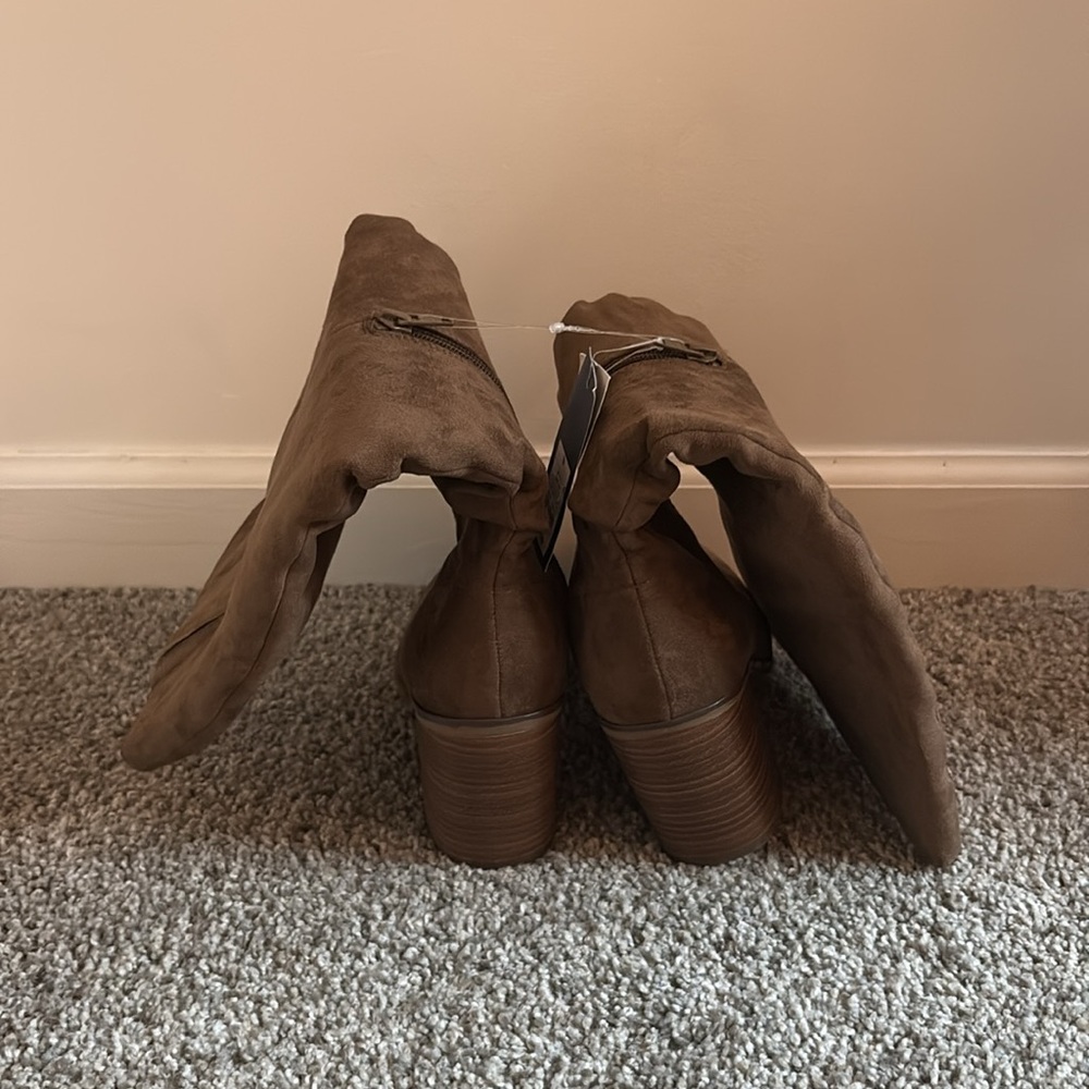 Universal Thread Boots - Picture 3 of 6